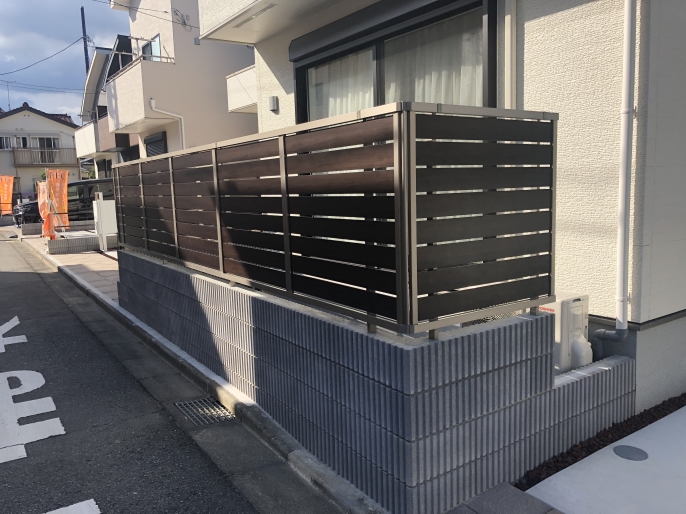目隠しフェンス