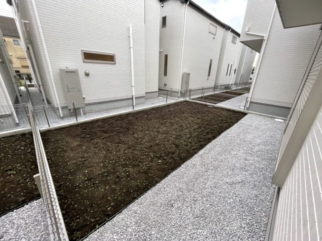 土の状態の庭