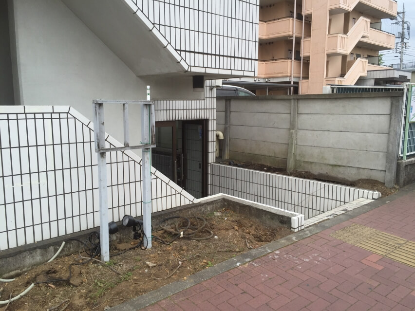 既存植栽など撤去後