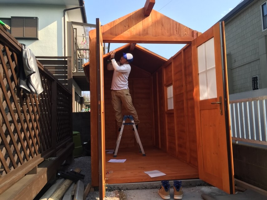 小屋の組立