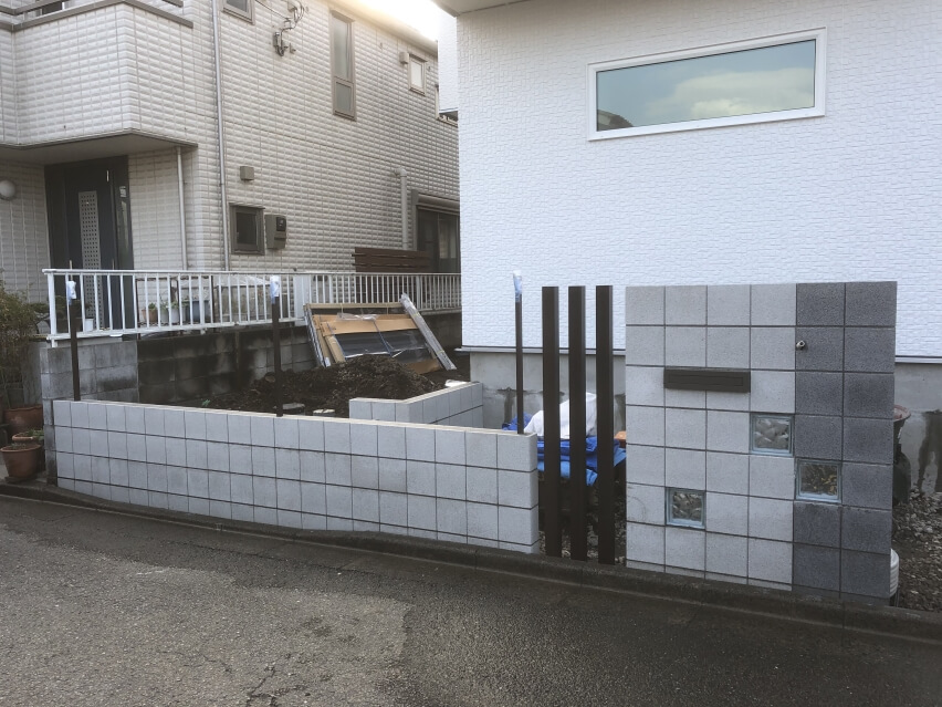 ブロックを積み上げた後の写真