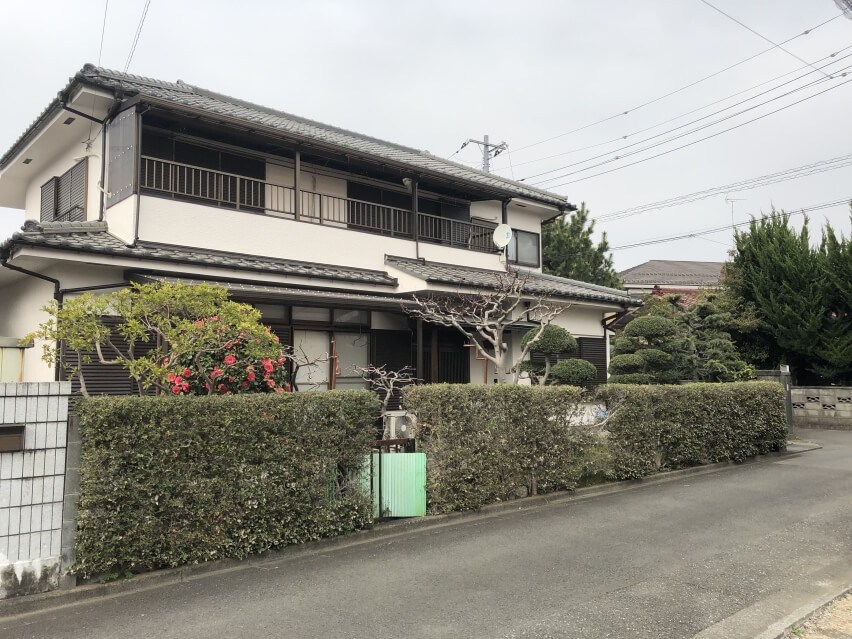 古くなった門周り