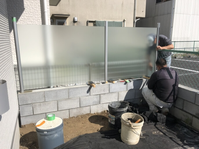強化ガラスフェンス