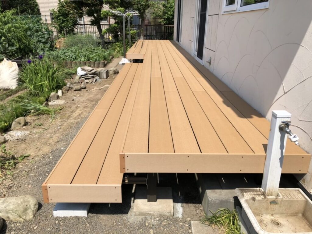 ウッドデッキ