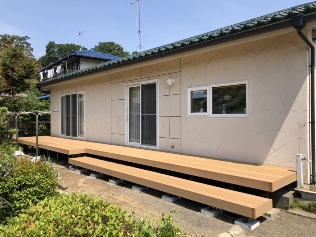 ウッドデッキ