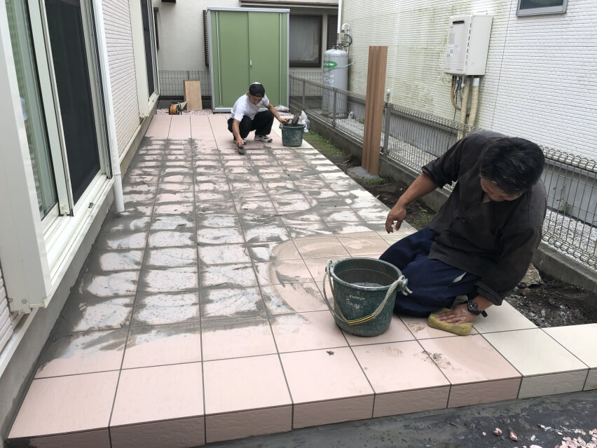 タイルテラスの施工