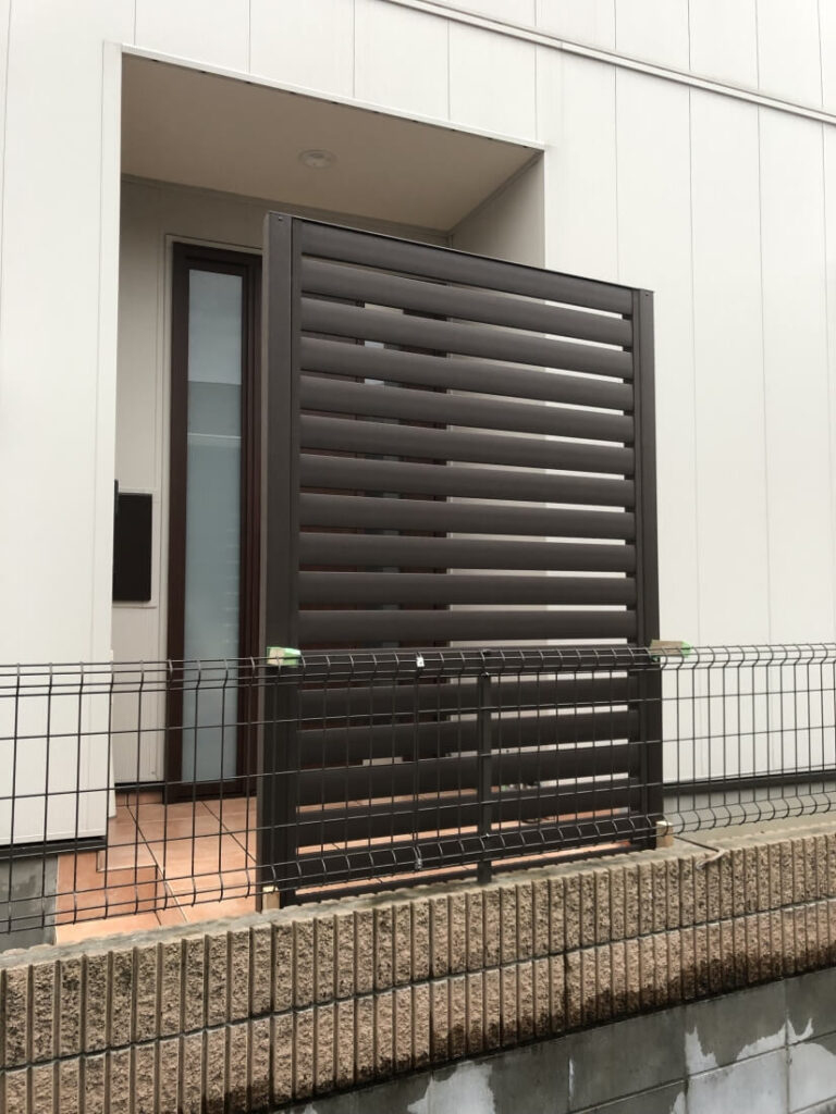 目隠しフェンス