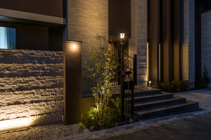 高級感漂うデザインウォールとライトアップが美しい外構 青梅市 東京都福生市 外構 庭 エクステリア アサクラガーデン