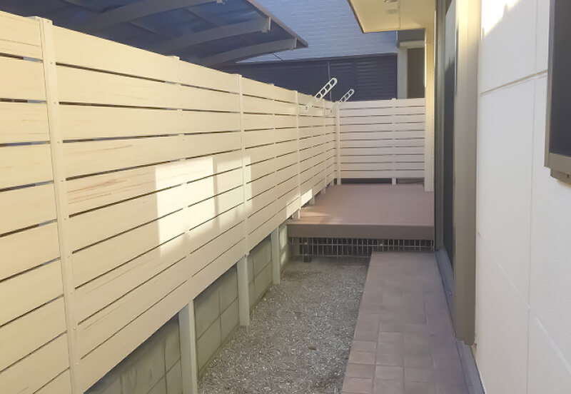 樹脂の目隠しフェンス