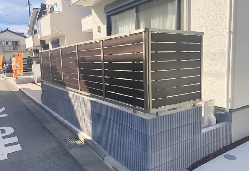 おしゃれ＋防犯機能のある目隠しフェンス
